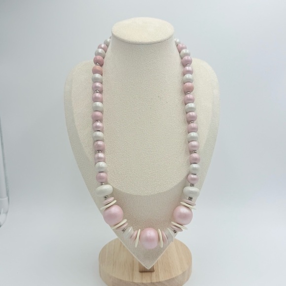 Vintage Beige Pearl Pink Wooden Graduated Round Disc Beads Necklace - Picture 1 of 8
